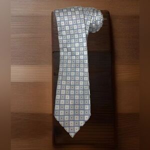 DONALD J. TRUMP MEN'S TIE Grey BLUE/GEOMETRIC WIDTH: 3.50" LENGTH: 60"